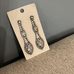 Crystal Drop Rhinestone Dangle Earrings - Clear/Silver